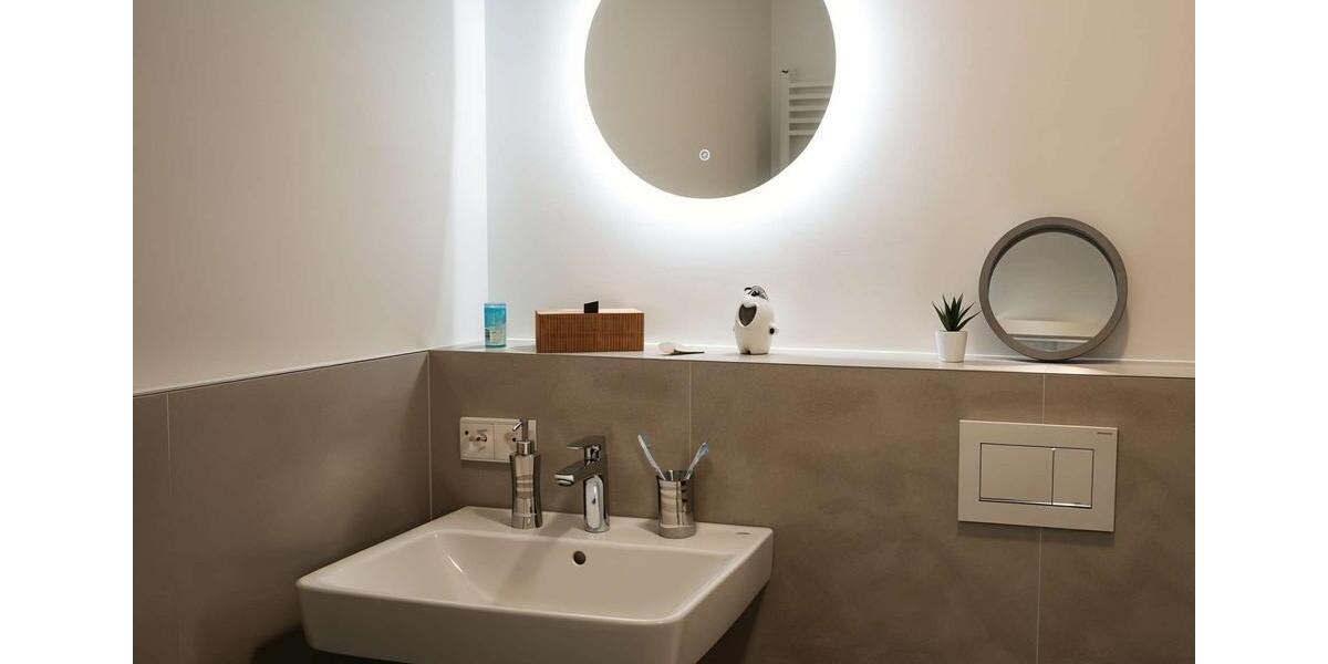 Helle 2- Zimmerwohnung mit 2 Balkonen, Erstbezug nach Sanierung 2 zimmer