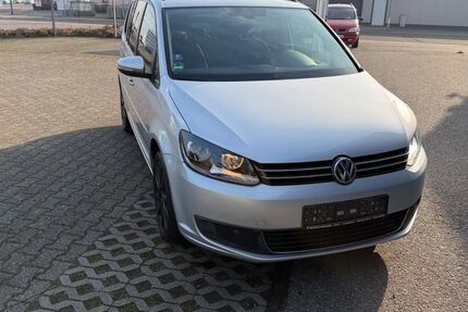 VW Touran 142.481 km 8.800 &euro; Ludwigshafen 67065
