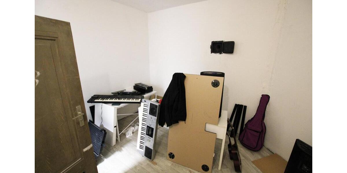 Komplettetage mit Aufzug 4. OG im Hochbunker Ludwigshafen zimmer