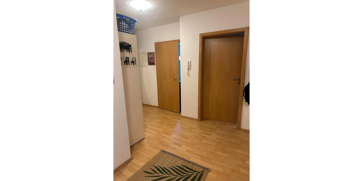 Helle Dachgeschosswohnung mit Balkon und Top-Ausstattung – ab 01. 3 zimmer