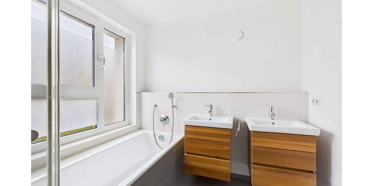 Hochwertige, helle Wohnung mit großem Balkon und Rheinblick 3 zimmer