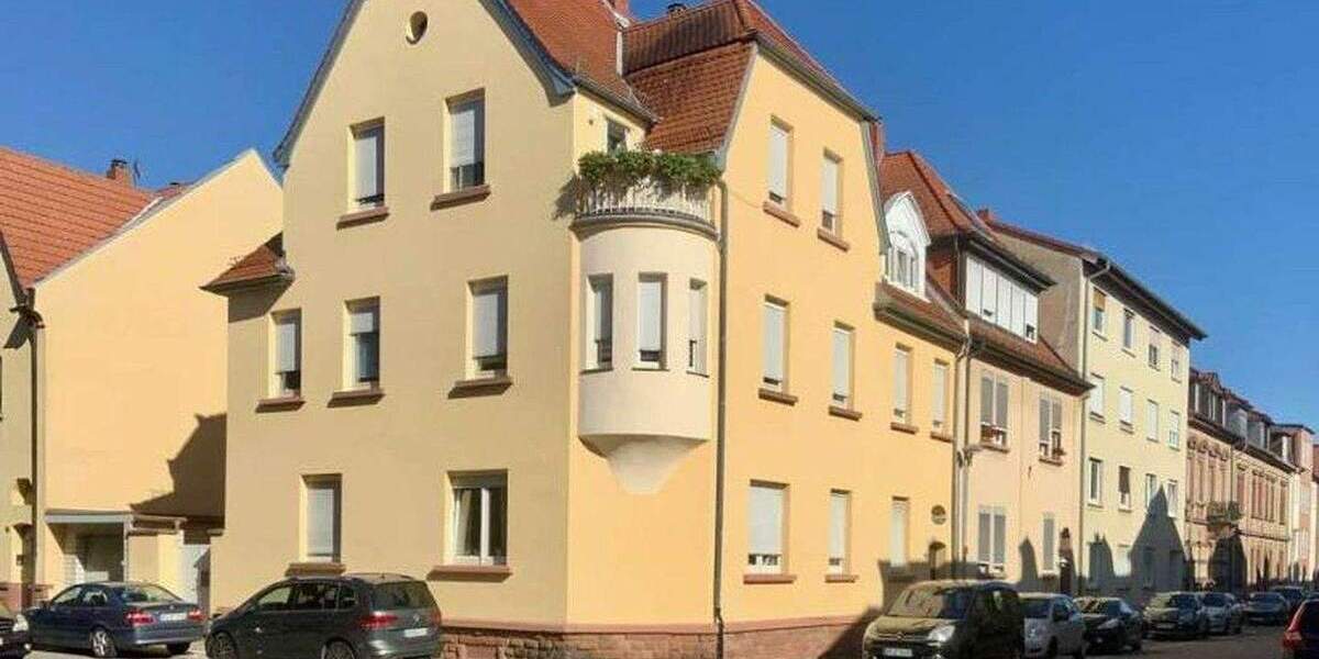 Sanierte 4-Zimmer-Wohnung mit 108 m² im 1. OG - zusätzliche EG-Wohnung im Haus verfügbar 4 zimmer