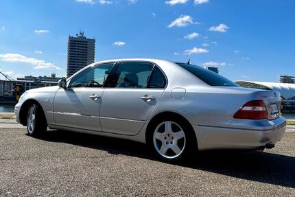 Lexus LS 430 302.000 km 10.495 &euro; Mannheim 68199