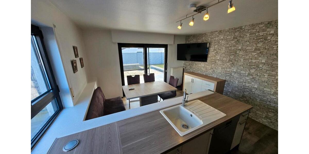 Wohnung mit XXL-Terrasse & Garten + Gartenhaus & Stellplatz 2 zimmer