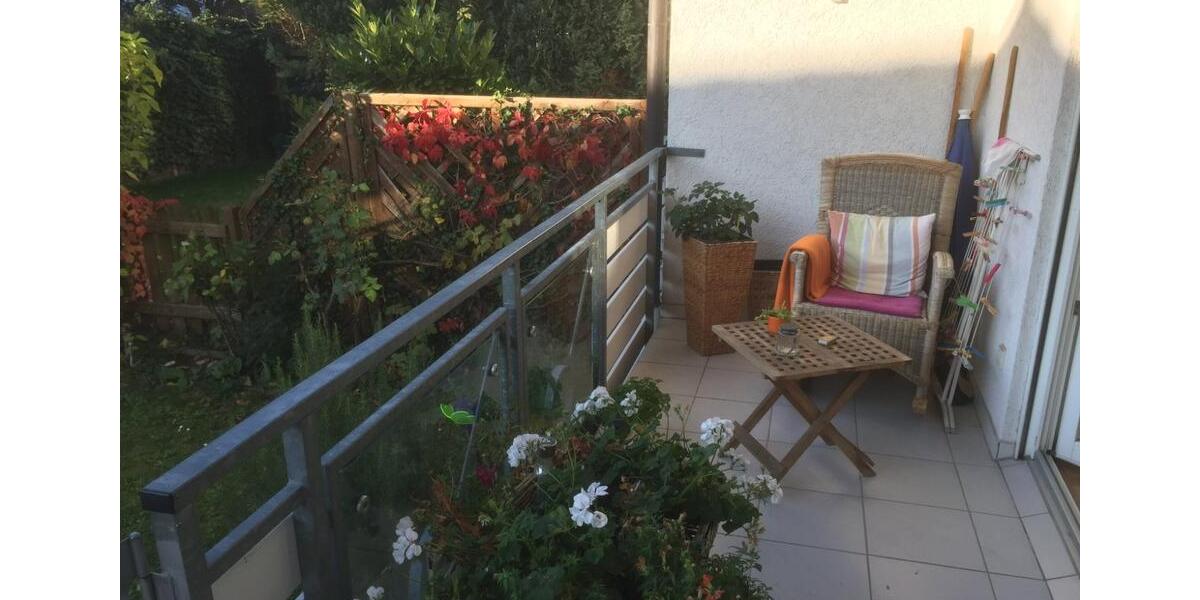 3ZKB, ca. 80m2 EG, Gäste WC, kleiner Garten u. 25m2 Keller 3 zimmer