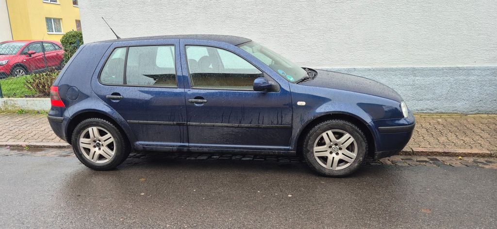 VW Golf 208.000 km 2.600 &euro; Worms 67547