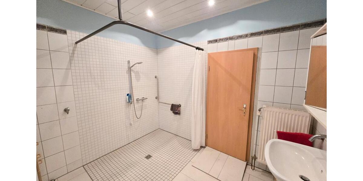 Erdgeschoßwohnung Brühl - 3 Zimmer, 82 m&sup2;, 950&euro; | Angebot:26250415