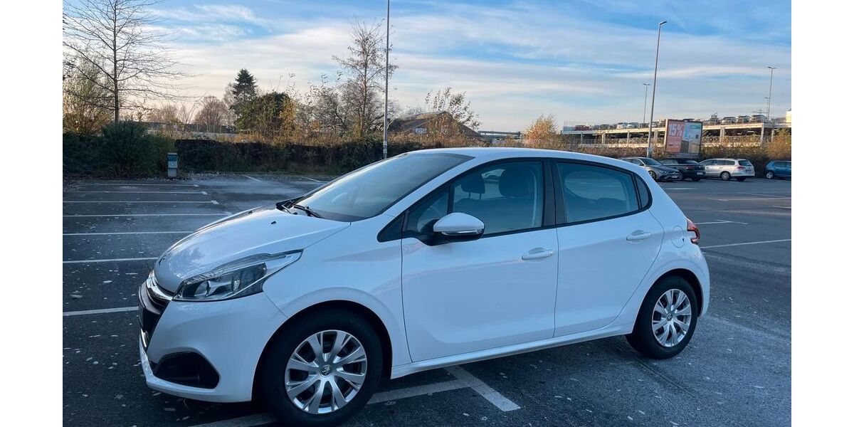 Peugeot 208 82.500 km 5.700 &euro; Bensheim 64625