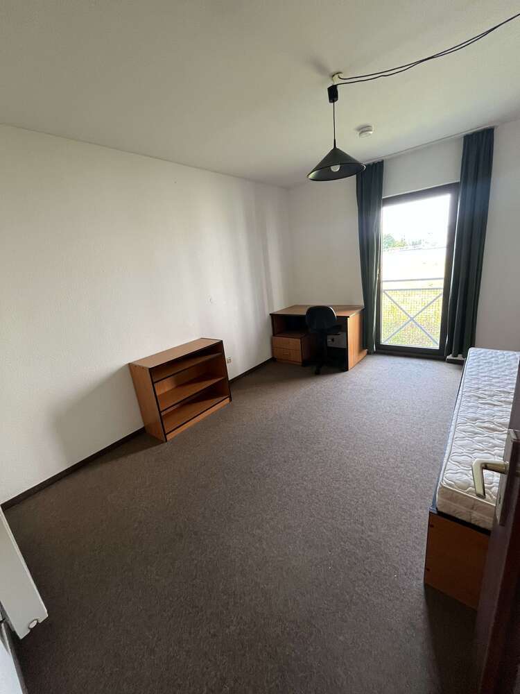 Wohnung zum Mieten in Mannheim 340 € 21.81 m²
