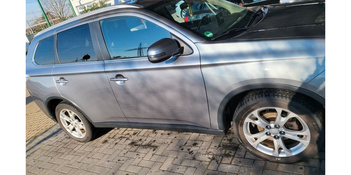 Mitsubishi Outlander 179.000 km 8.400 &euro; Limburgerhof 67117