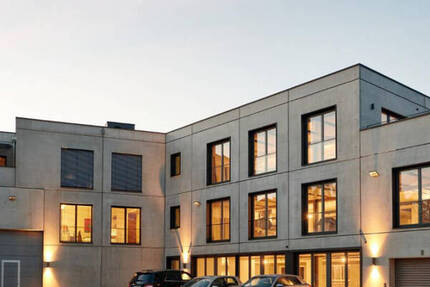 BüroZimmer mit 2-4 Arbeitsplätzen in einzigartigem Büro-Loft - All-in-Miete