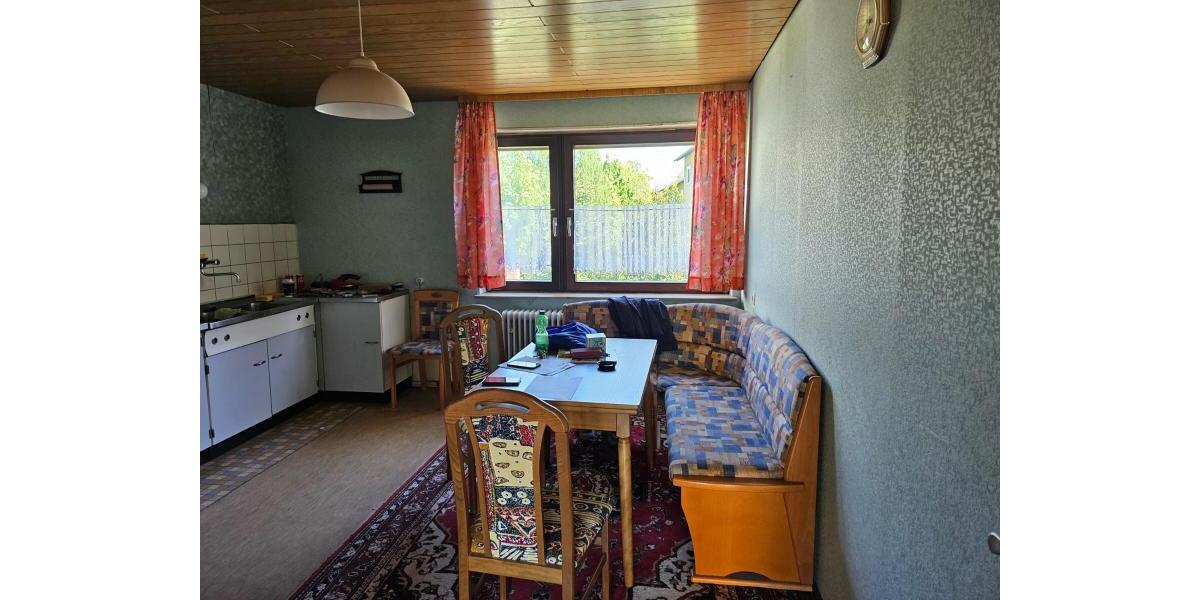 ObjNr:19684 - Freistehendes Einfamilienhaus mit Vor- und Rückgarten sowie Garage und Stellplatz 4 zimmer