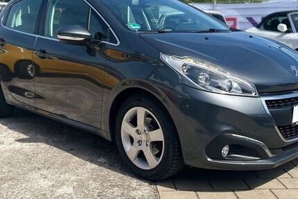Peugeot 208 120.000 km 6.399 &euro; Ludwigshafen 67059