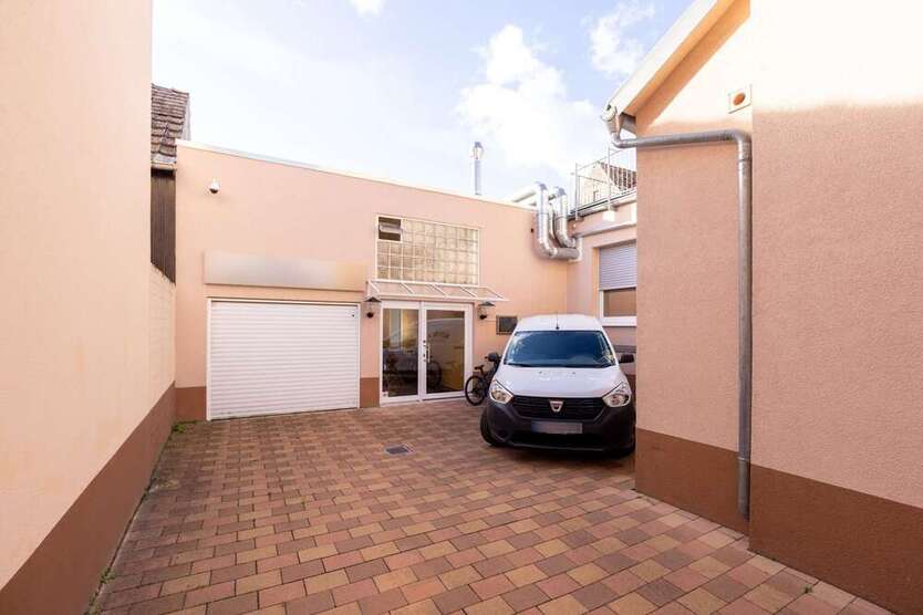 Haus zum Kaufen in Böhl-Iggelheim 545.000 € 345 m²