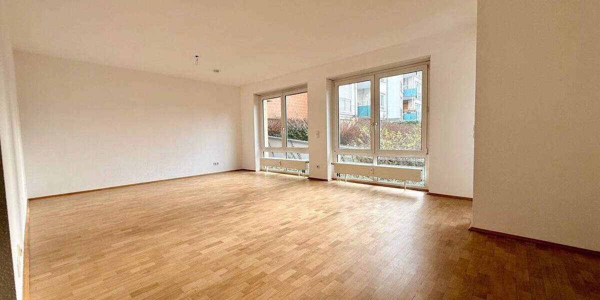Lindenhof - Renovierte Barrierefreie Erdgeschoss Wohnung mit Terrasse 2 zimmer
