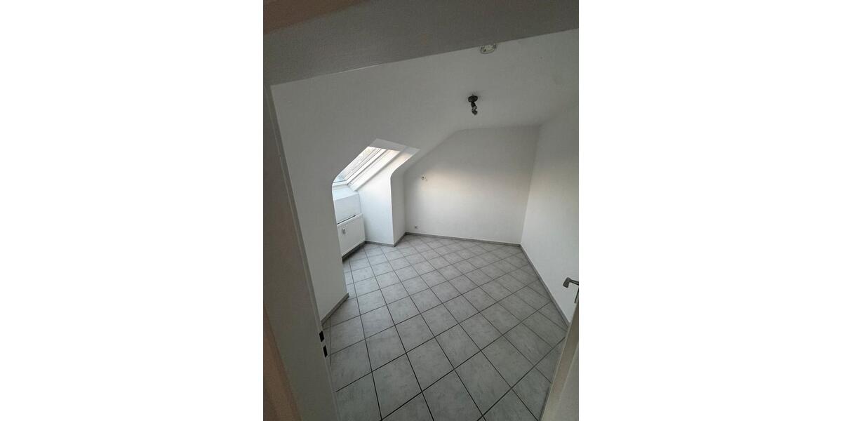 Dachgeschoßwohnung Mannheim Rheinau - 2 Zimmer, 41 m&sup2;, 899&euro; | Angebot:27584720