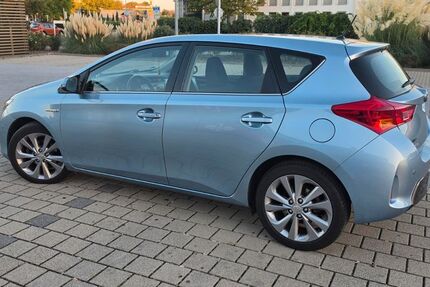 Toyota Auris 123.000 km 10.200 &euro; Hockenheim 68766