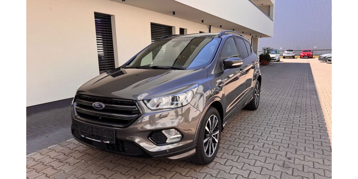 Ford Kuga 157.000 km 11.900 &euro; Worms 67547