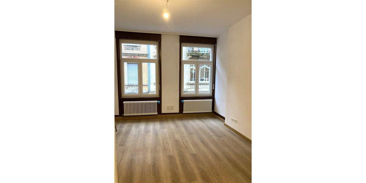 Stilvolle 4-Zimmer-Altbauwohnung mit Balkon in zentraler Stadtlage von Neustadt 4 zimmer