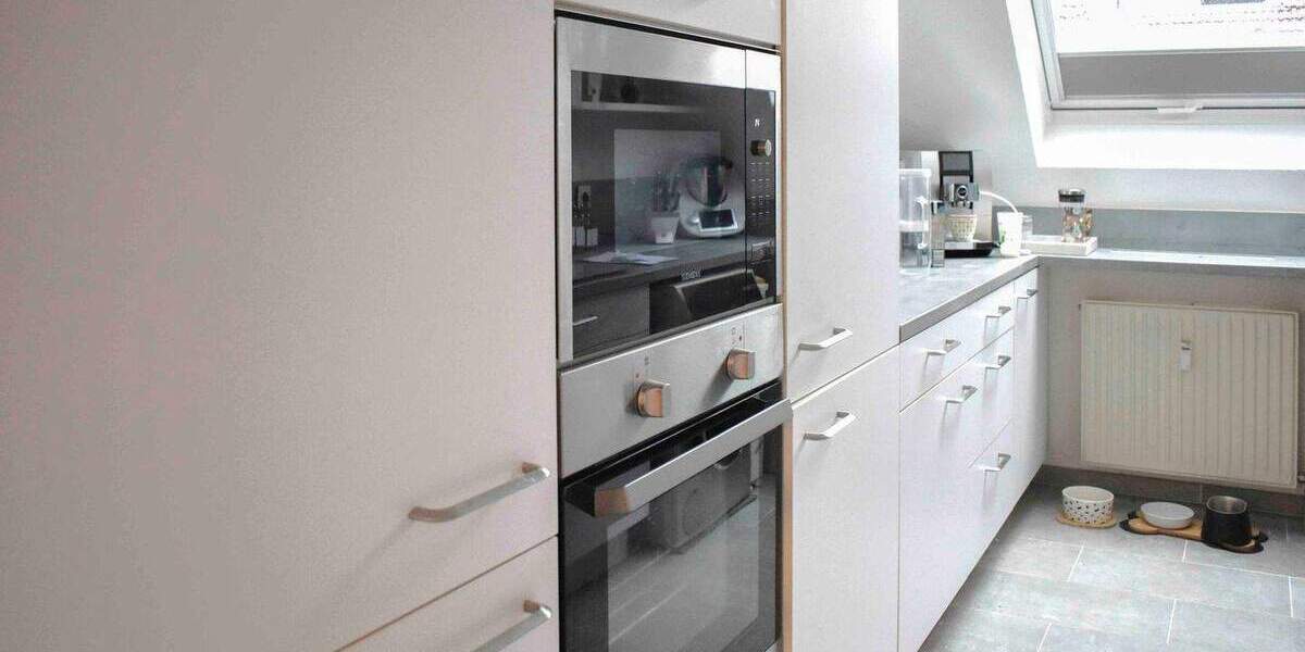 Modernisierte 3 Zi. Wohnung Maisonette, 2 Bäder, 2 Schlafzimmer, EBK, sonniger Balkon, TG Stell. 3 zimmer