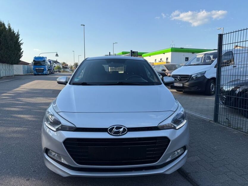 i20