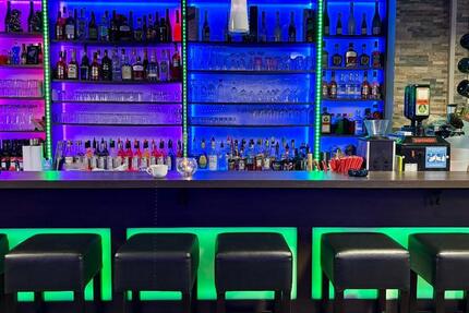 Sehr gut laufende Karaoke-Bar mit Inventarablöse, Hohe Rendite! zimmer