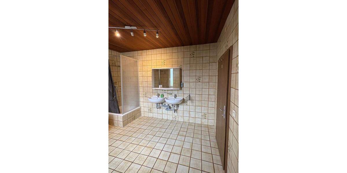 Mehrfamilienhaus, Wohnhaus Ludwigshafen Rheingönheim - 8 Zimmer, 206 m&sup2;, 550.000&euro; | Angebot:25717517