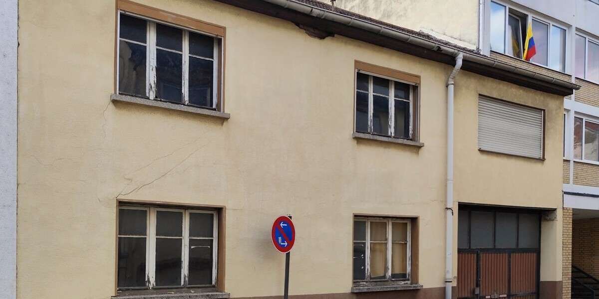 Einfamilienhaus Ludwigshafen Ludwigshafen-Hemshof - 10 Zimmer, 240 m&sup2;, 280.000&euro; | Angebot:26751443