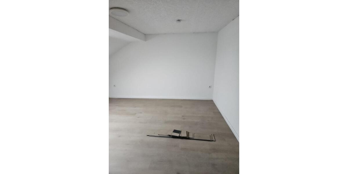 Dachgeschoßwohnung Edingen-Neckarhausen Neckarhausen - 2 Zimmer, 70 m&sup2;, 900&euro; | Angebot:24770914