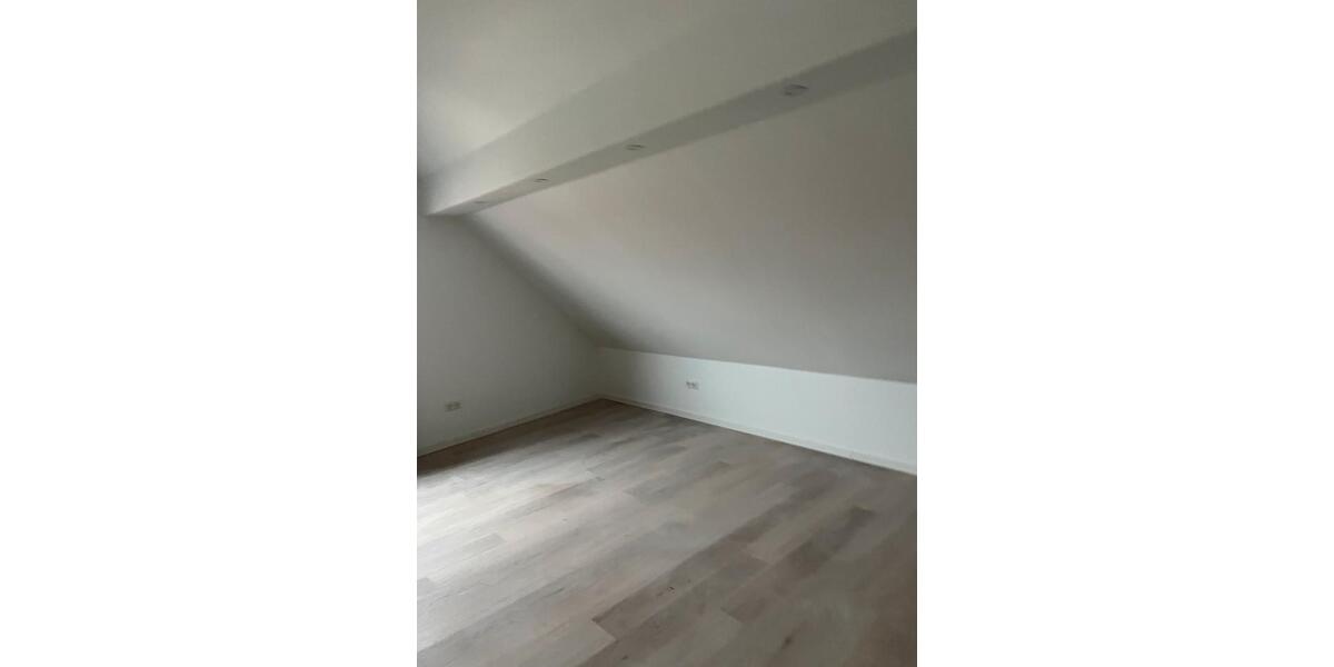 Dachgeschoßwohnung Haßloch - 3 Zimmer, 61 m&sup2;, 1.141&euro; | Angebot:24840792