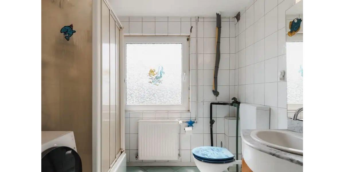 Dachgeschoßwohnung Ludwigshafen am Rhein - 4 Zimmer, 108 m&sup2;, 1.300&euro; | Angebot:26237344