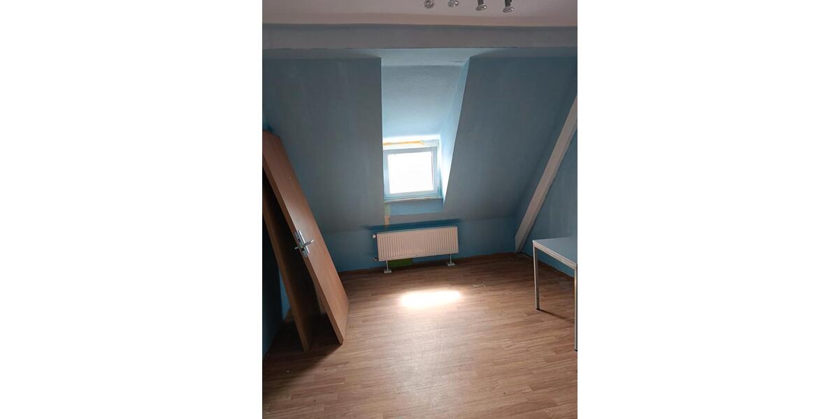 Dachgeschoßwohnung Worms - 3.5 Zimmer, 70 m&sup2;, 750&euro; | Angebot:26087485