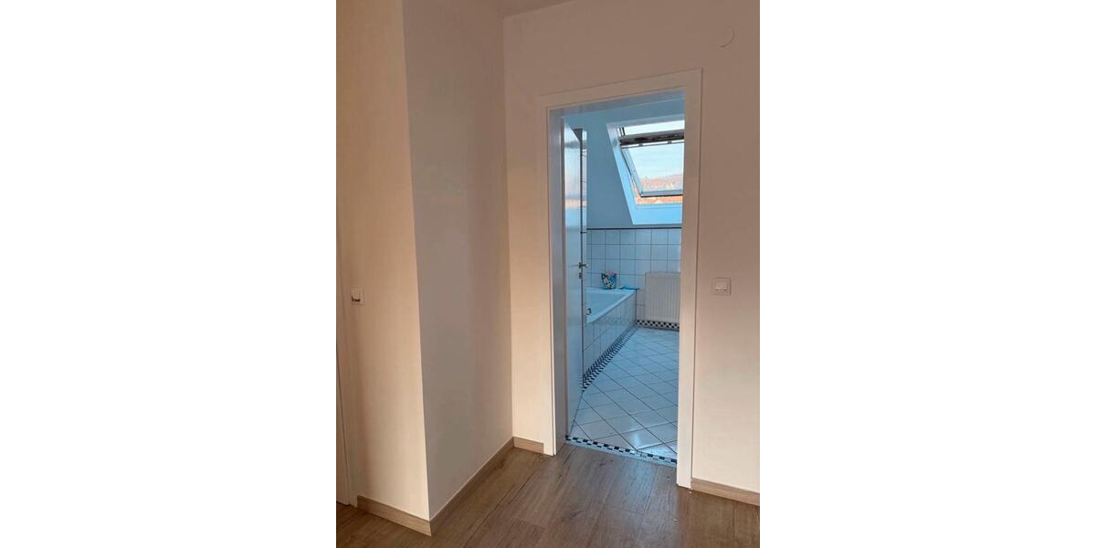 Dachgeschoßwohnung Zwingenberg - 4 Zimmer, 112 m&sup2;, 378.000&euro; | Angebot:26150971