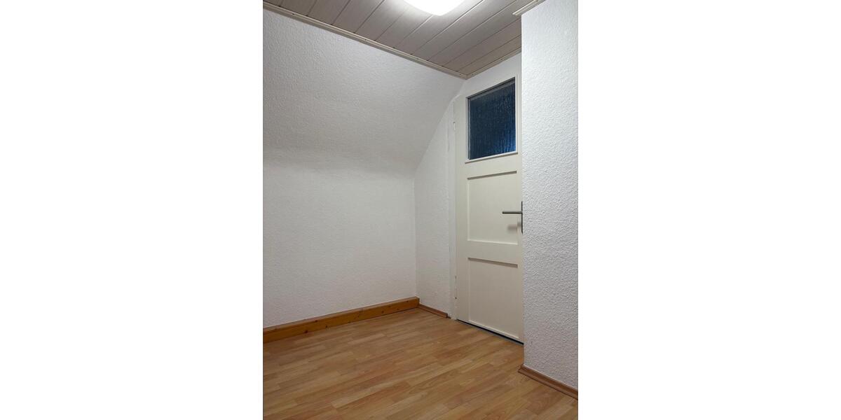 Etagenwohnung Bürstadt - 3 Zimmer, 75 m&sup2;, 780&euro; | Angebot:26044448