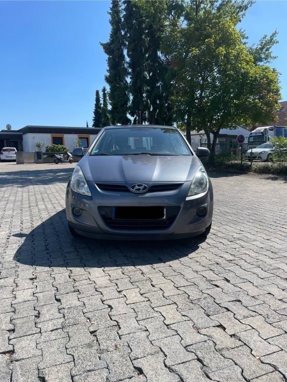 i20