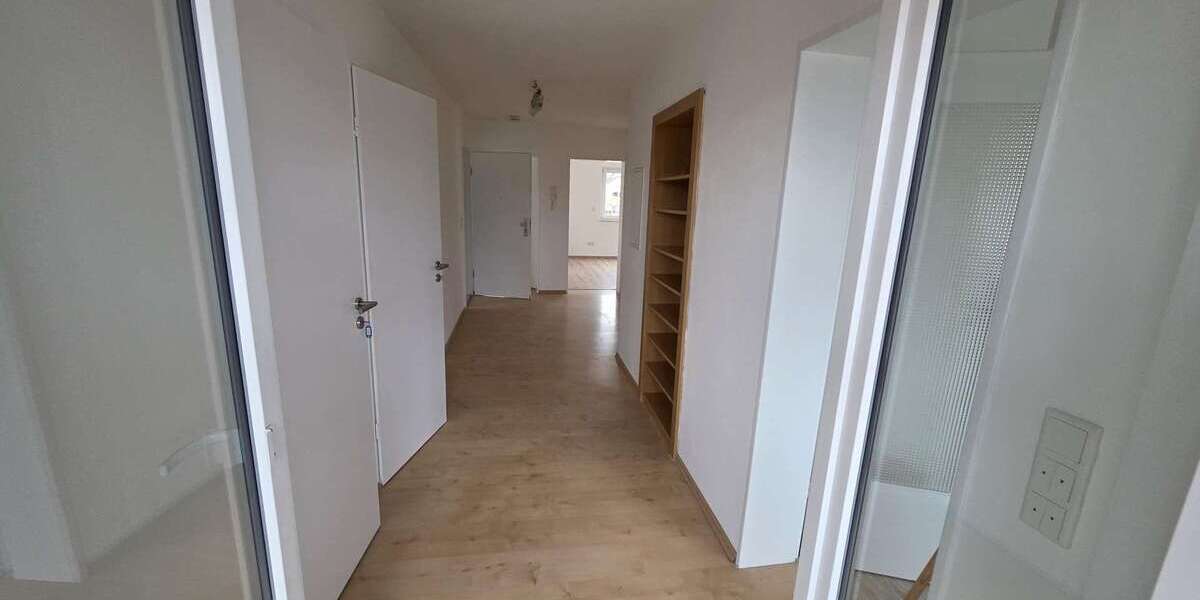 Etagenwohnung Schifferstadt - 3 Zimmer, 81 m&sup2;, 1.100&euro; | Angebot:26836987