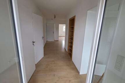 Wohnung Schifferstadt - 3 Zimmer, 81 m&sup2;, 1.100&euro; | Angebot:26836987