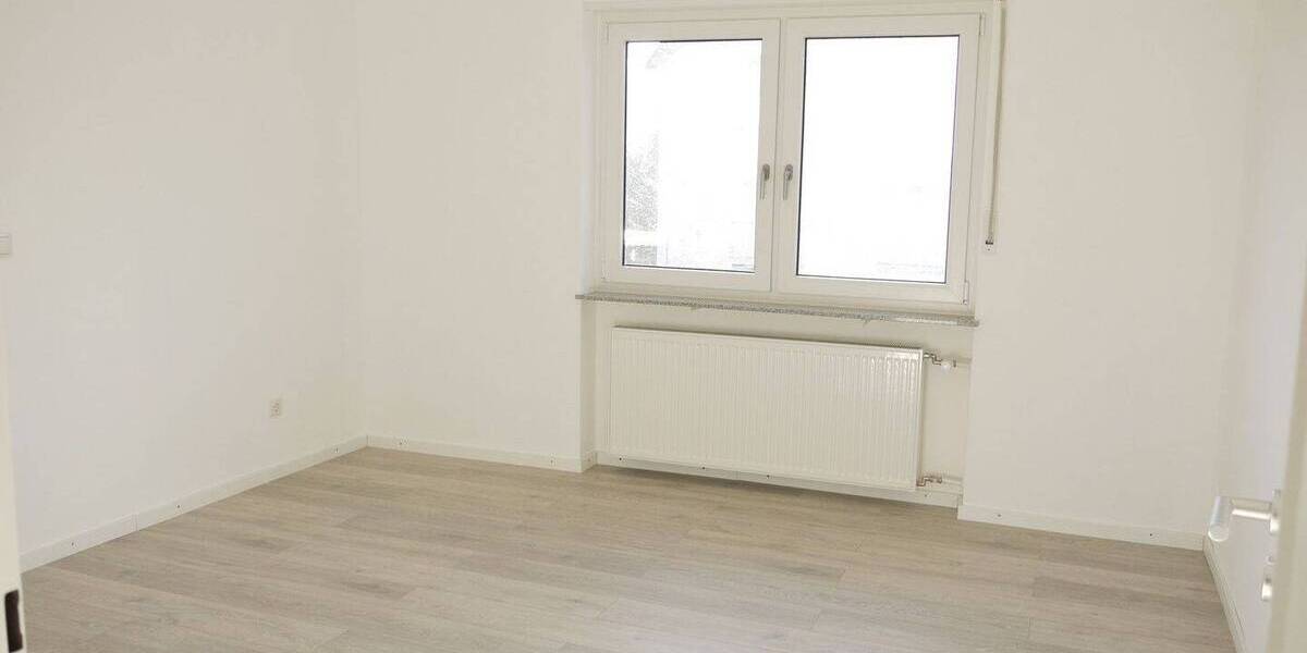 Etagenwohnung Kleinniedesheim - 3 Zimmer, 87 m&sup2;, 1.000&euro; | Angebot:25995823