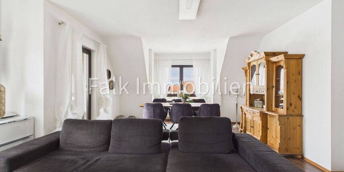Etagenwohnung Brühl - 4 Zimmer, 98 m&sup2;, 289.000&euro; | Angebot:26174197