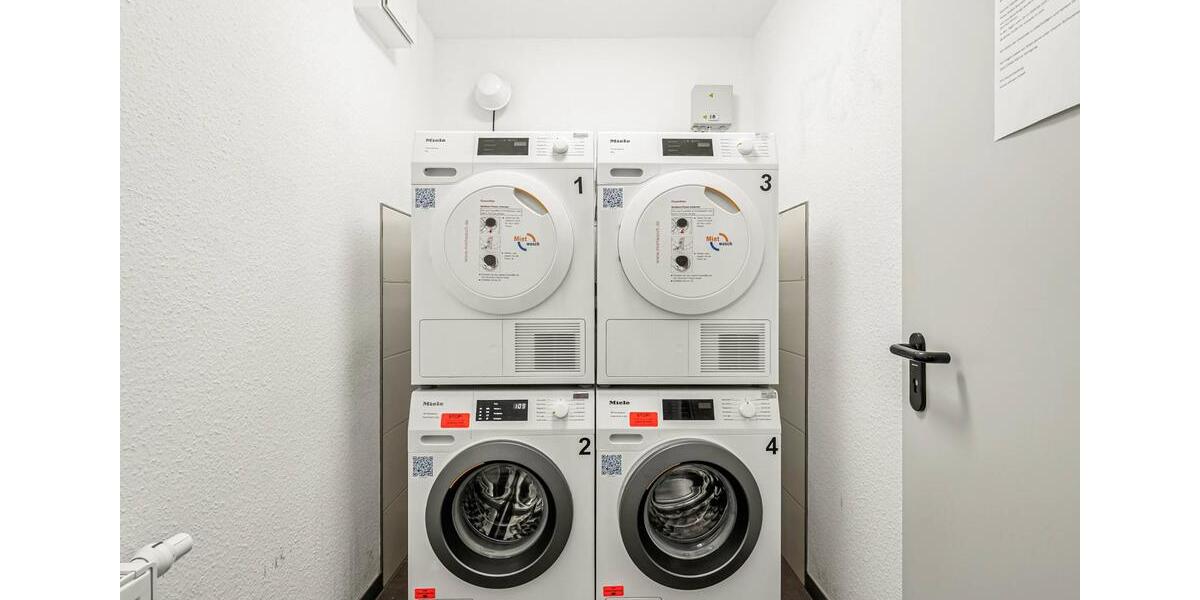 STUDENTS ONLY: YOUR SHARING ROOM IN A 2-ROOM APARTMENT: Furnished student apartment in Heidelberg with all-in rent 1 zimmer