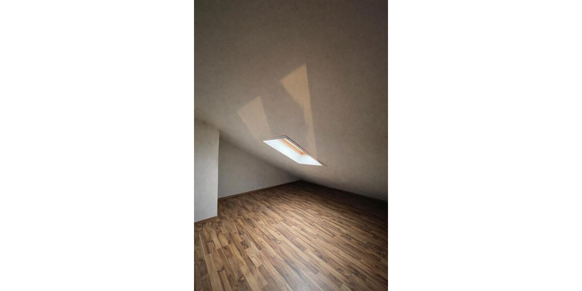 Nette Dachgeschosswohnung 2 ZKB Ludwigshafen Mitte 2.5 zimmer