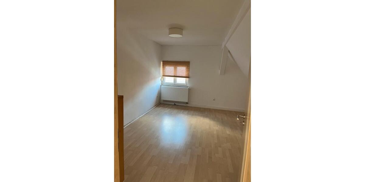 Etagenwohnung Worms Vororte Südwest - 4 Zimmer, 120 m&sup2;, 1.450&euro; | Angebot:25304581