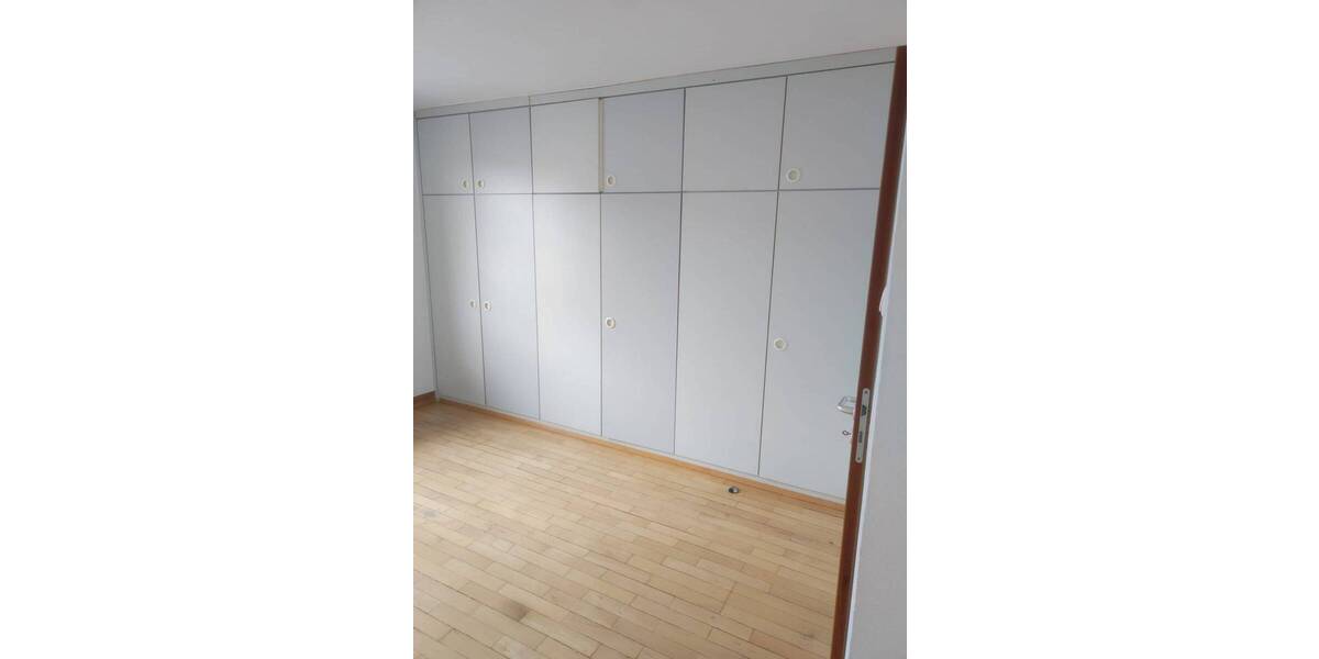 Etagenwohnung Mannheim Käfertal - 7 Zimmer, 167 m&sup2;, 2.080&euro; | Angebot:26806947