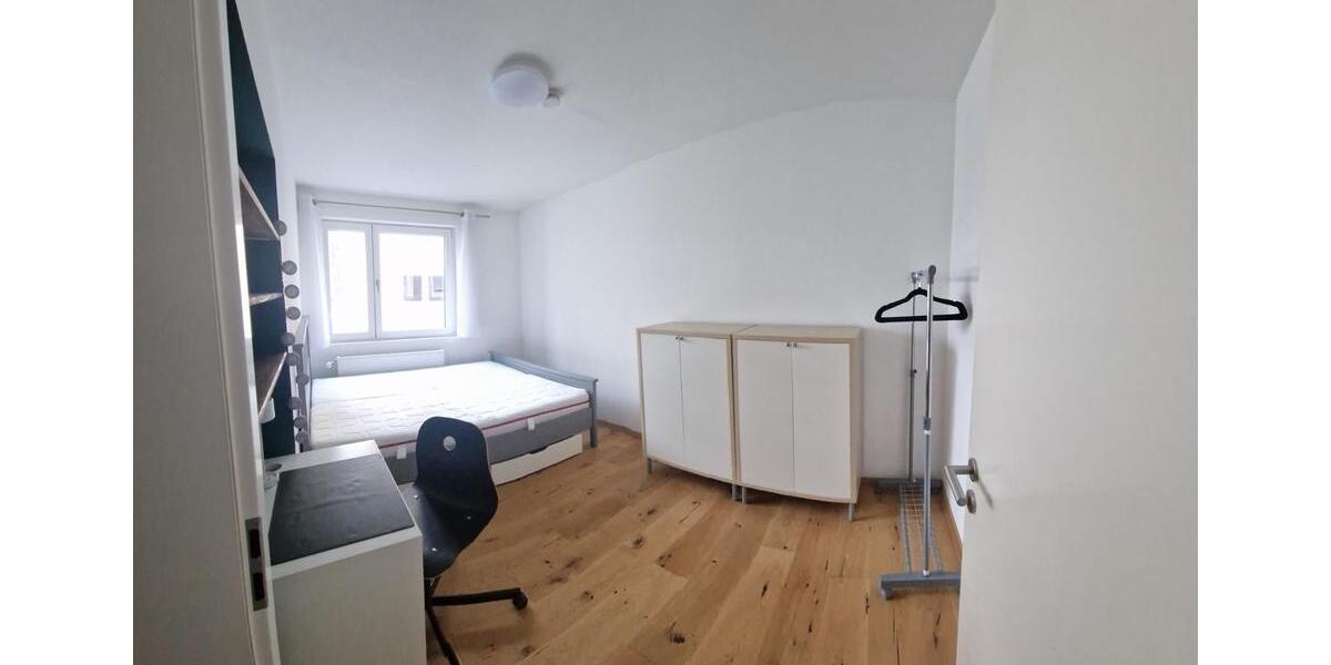 WG-Zimmer in großzügiger, modernisierter Wohnung 1 zimmer
