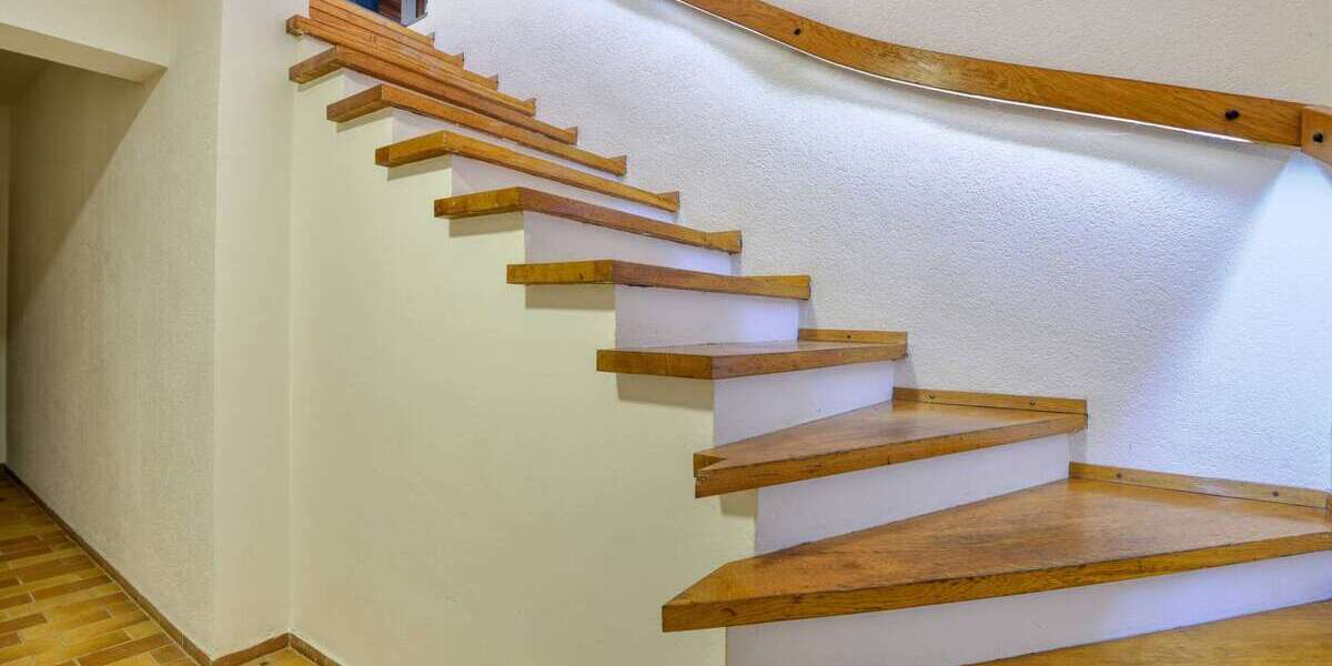 Panoramahaus mit traumhaftem Ausblick Energieeffizient & am Waldrand Garten, Balkone & Terrassen 7 zimmer