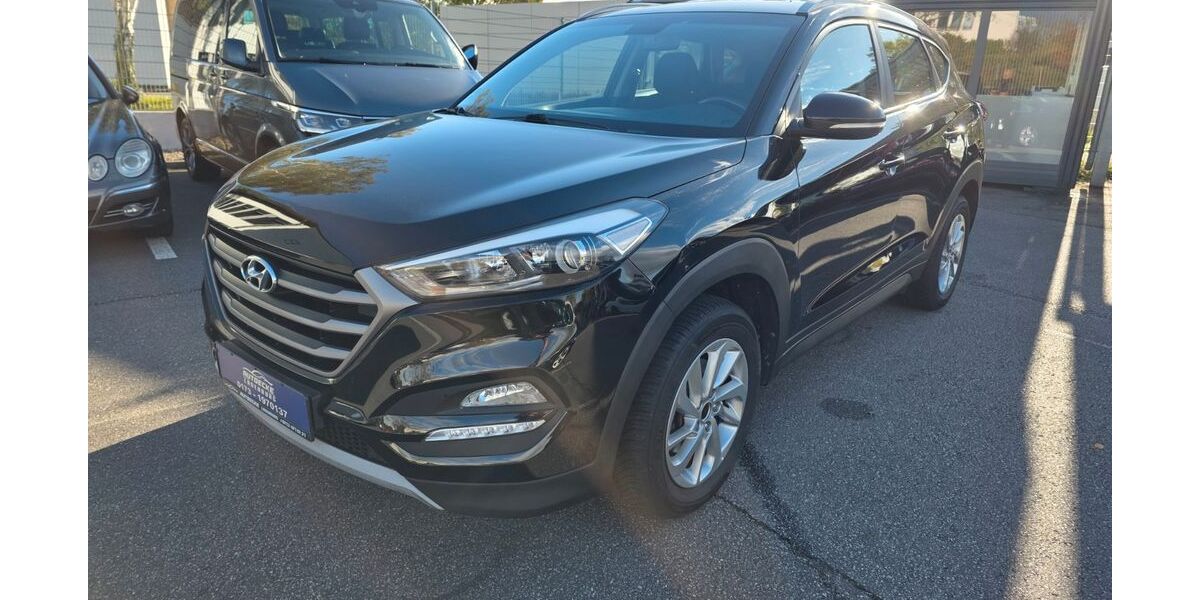 Hyundai TUCSON 178.800 km 11.499 &euro; ladenburg 68526
