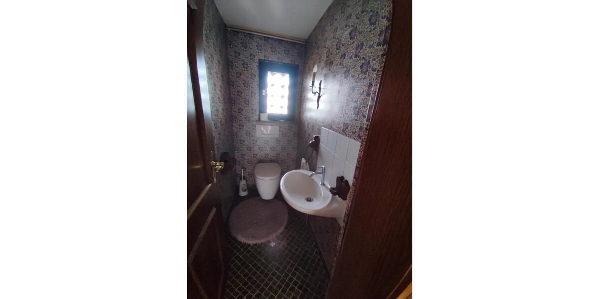 Einfamilienhaus Leimen - 7 Zimmer, 190 m&sup2;, 1.990&euro; | Angebot:21518561