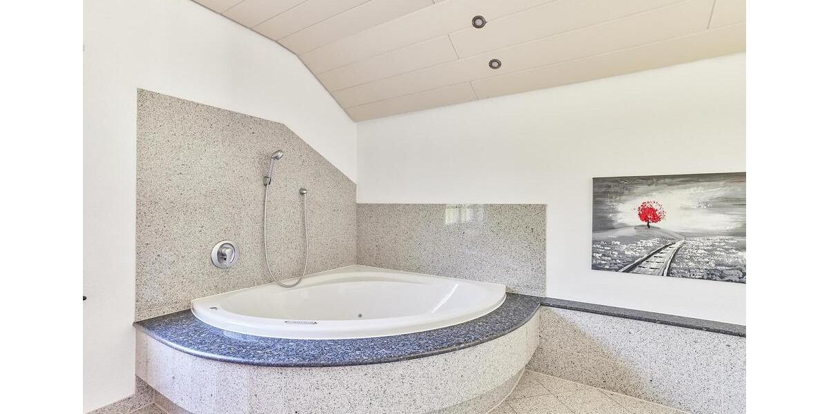 Einfamilienhaus Neckarsteinach - 9 Zimmer, 331 m&sup2;, 2.450&euro; | Angebot:23614375