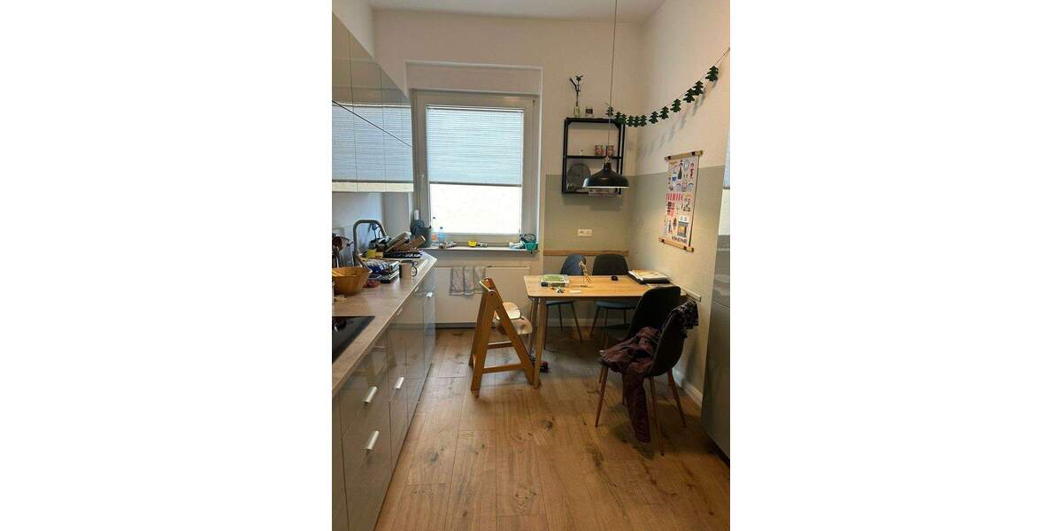 Sanierte 4-Zimmer-Wohnung mit 108 m² im 1. OG - zusätzliche EG-Wohnung im Haus verfügbar 4 zimmer