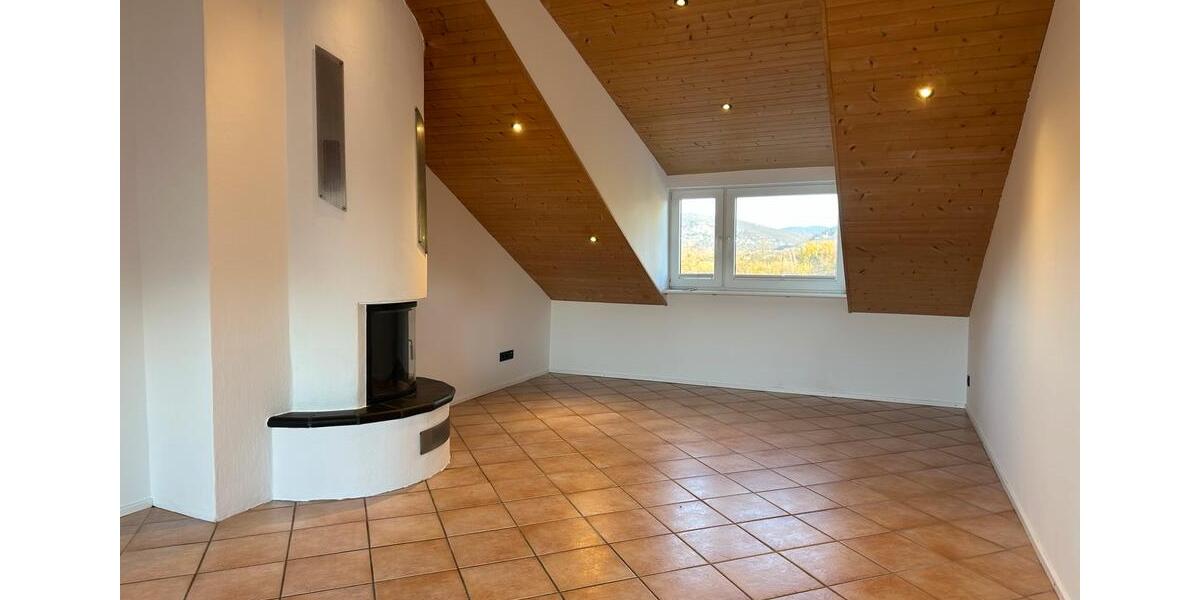 Eigentumswohnung, Dachgeschoss, 4Z, EBK, TLB, Terrasse,, Kamin.. 4 zimmer